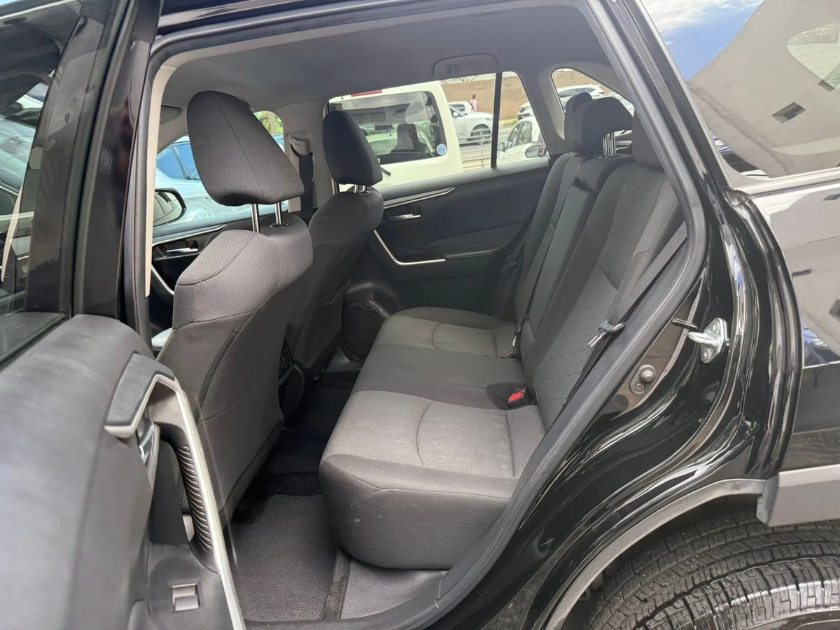 Toyota RAV4 XLE 2021 - foto 10 de 12