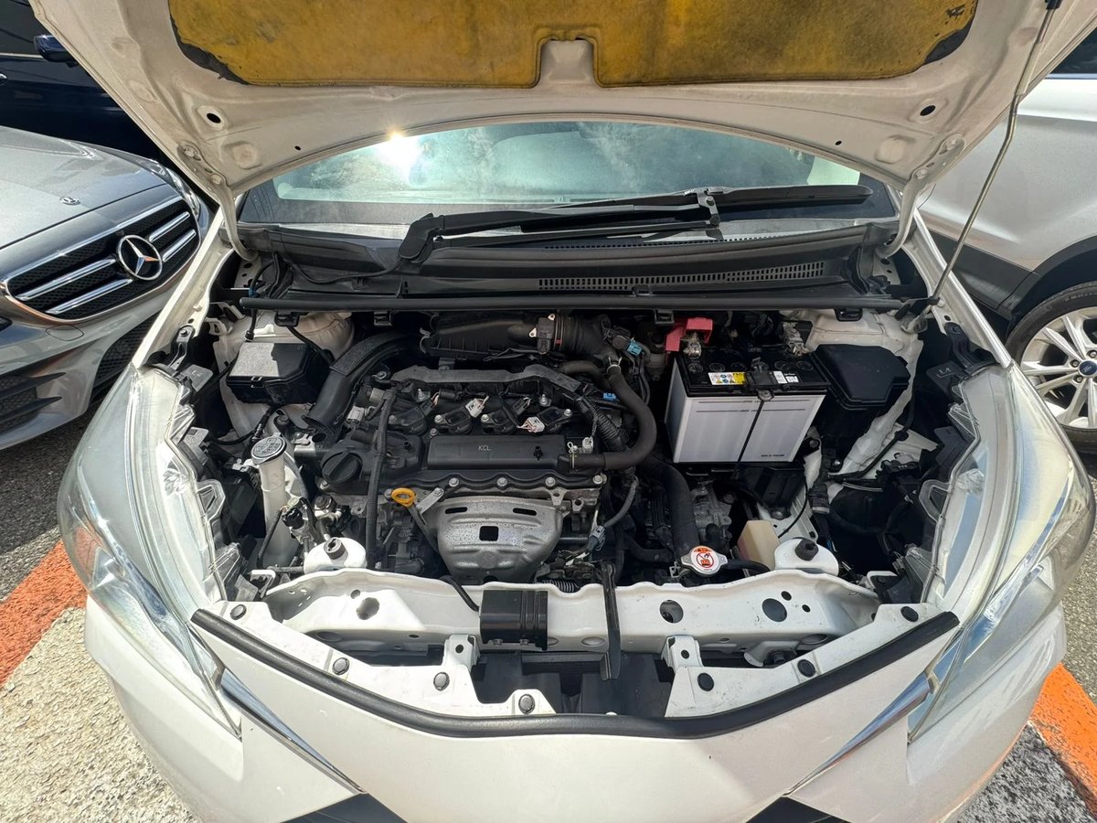 Toyota VITZ 2020 - foto 3 de 5