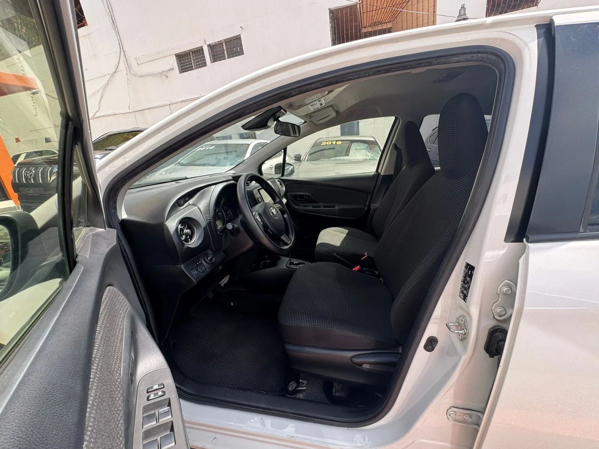 Toyota VITZ 2020 - foto 5 de 5