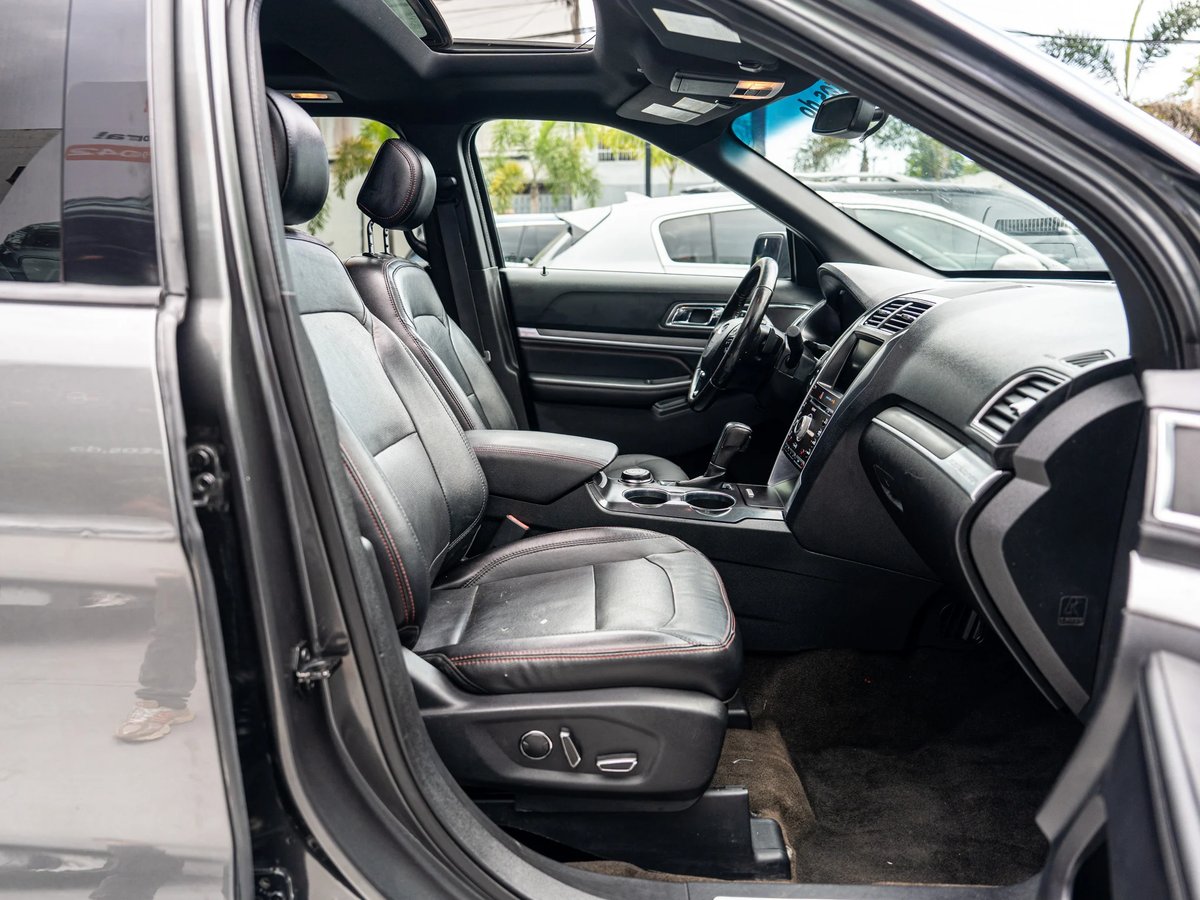 Ford Explorer Sport 2016 - foto 2 de 15
