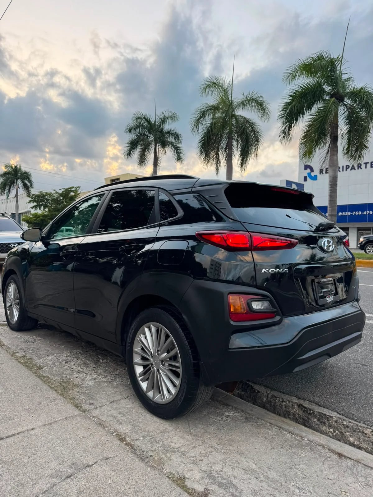 Hyundai KONA 2021 - foto 2 de 9