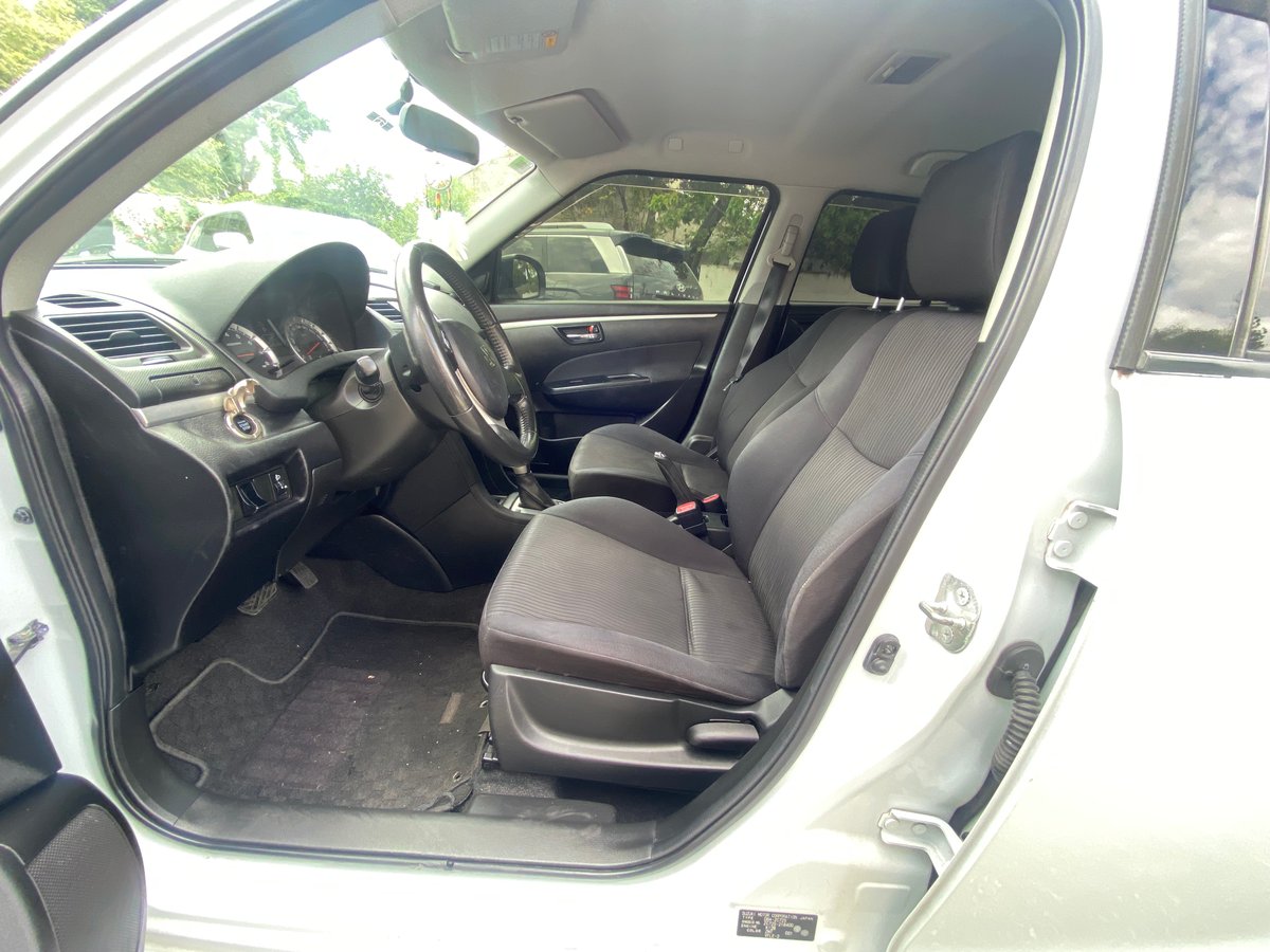Suzuki Swift GL+ 2014 - foto 8 de 12