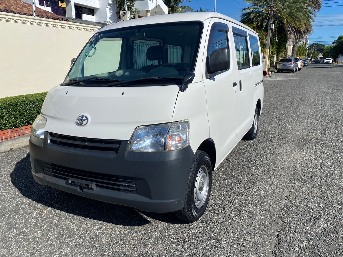 Toyota Town-Ace GL 4WD 2019 - foto 2 de 12