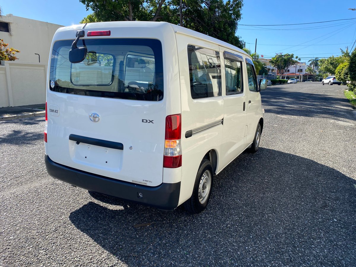 Toyota Town-Ace GL 4WD 2019 - foto 4 de 12