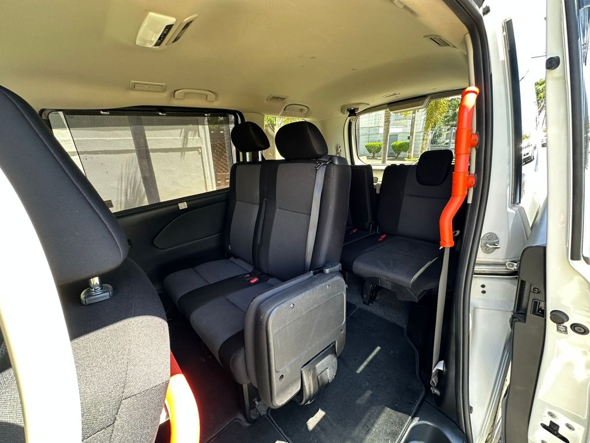 Nissan Serena 2020 - foto 11 de 12