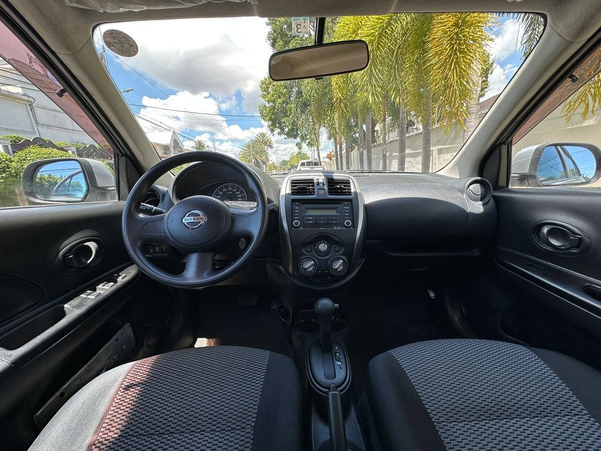 Nissan March Nismo 2018 - foto 10 de 12