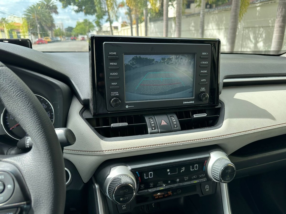 Toyota RAV4 XLE 2020 - foto 9 de 12