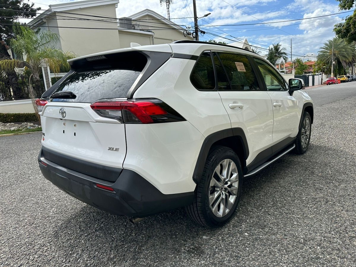 Toyota RAV4 XLE 2020 - foto 6 de 12