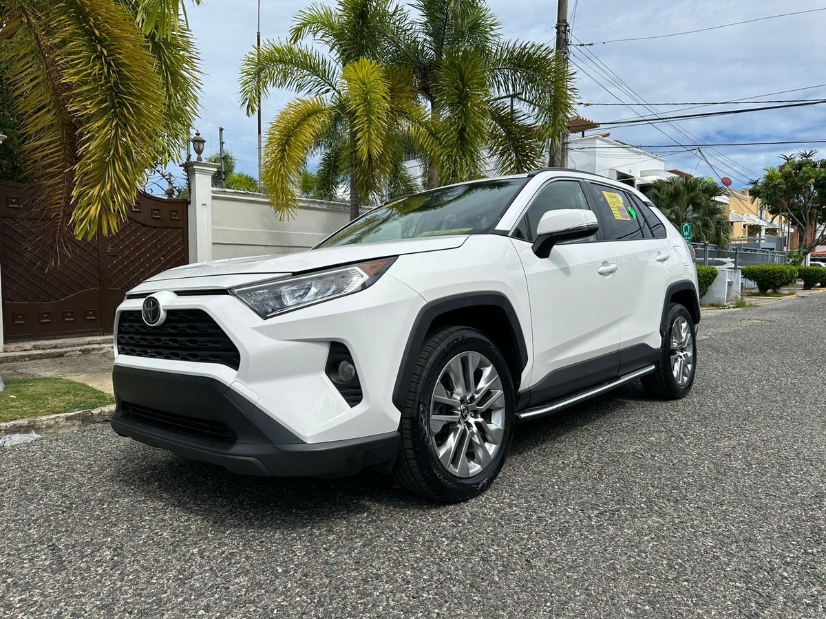 Toyota RAV4 XLE 2020 en venta - vista principal