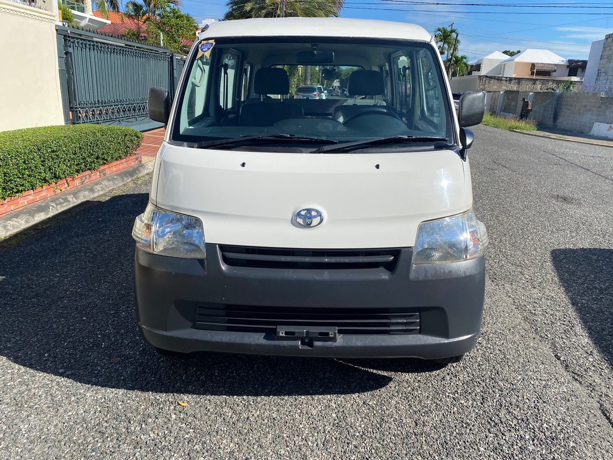 Toyota Town-Ace DX 2019 - foto 2 de 10