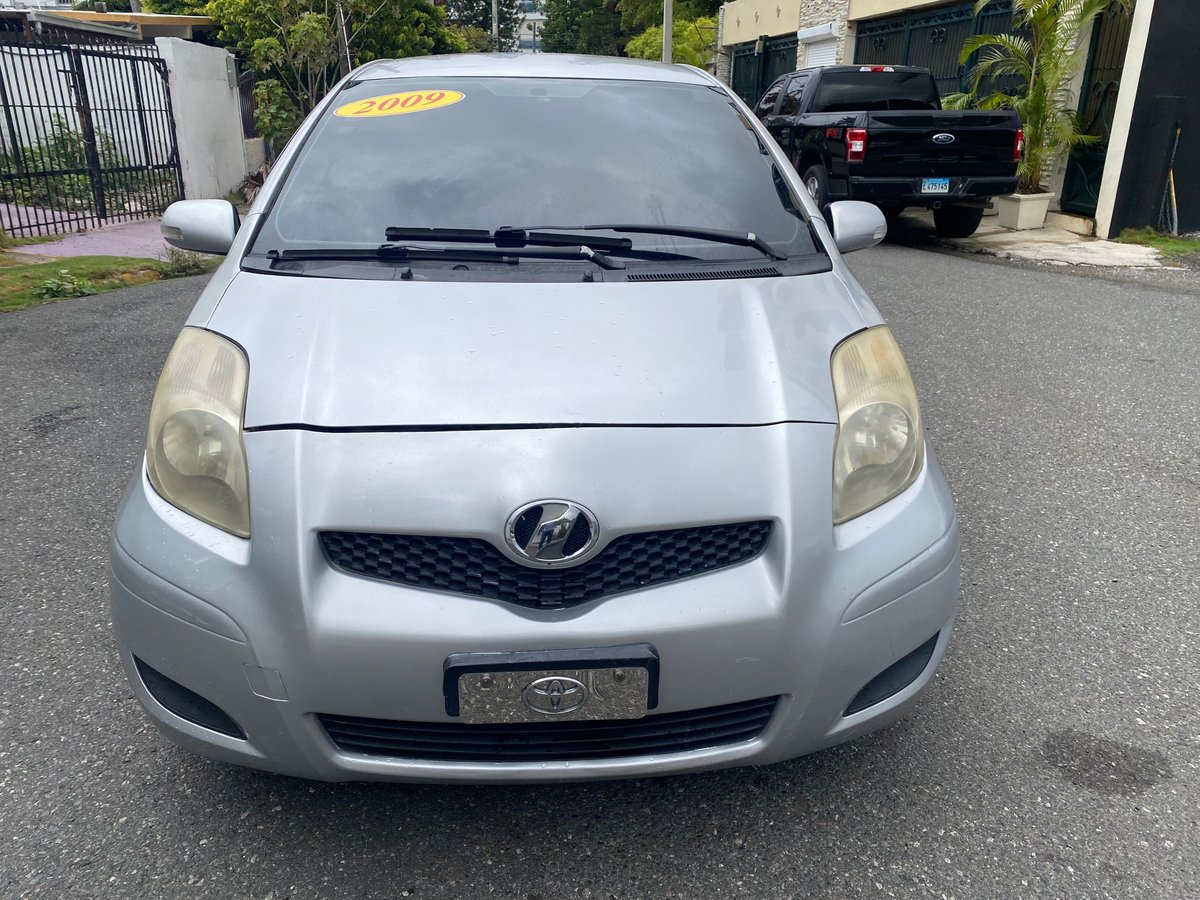 Toyota VITZ GR Sport 2009 - foto 2 de 10