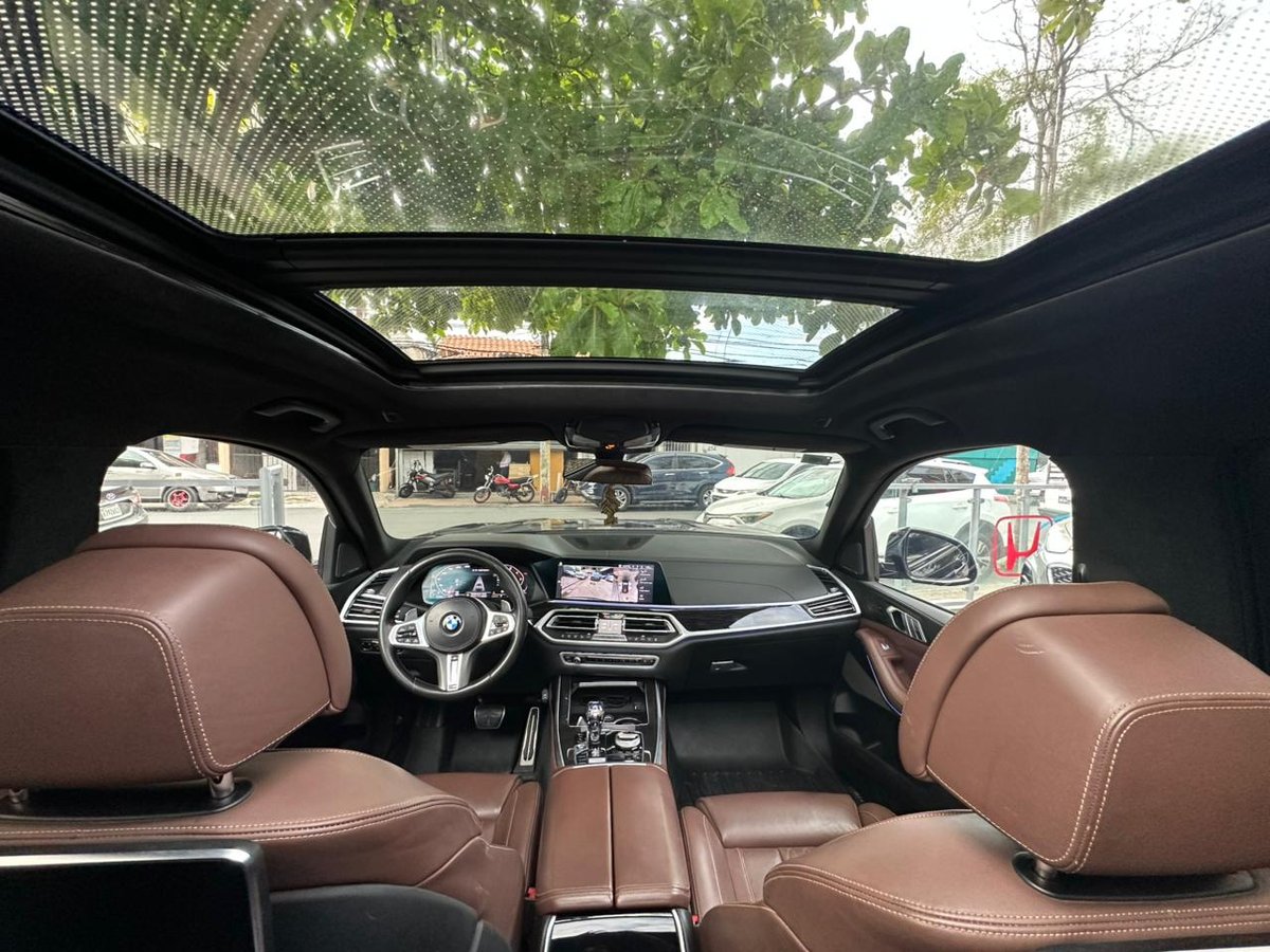 BMW X7 M50i 2020 - foto 2 de 10
