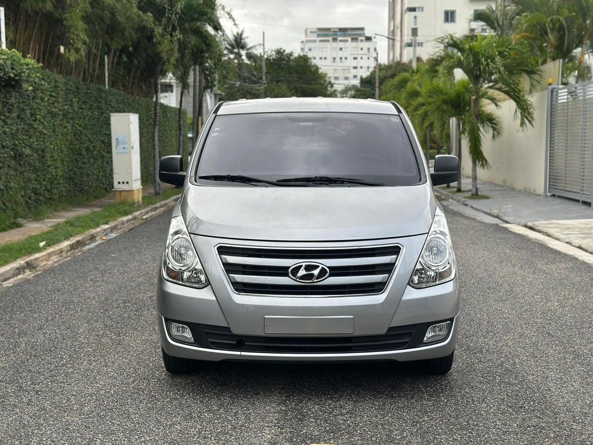 Hyundai Starex H-1 2018 - foto 13 de 14