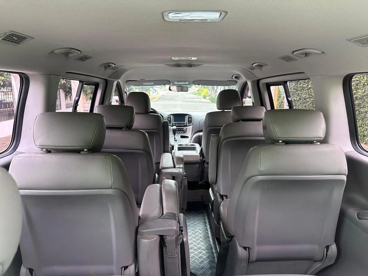 Hyundai Starex H-1 2018 - foto 12 de 14