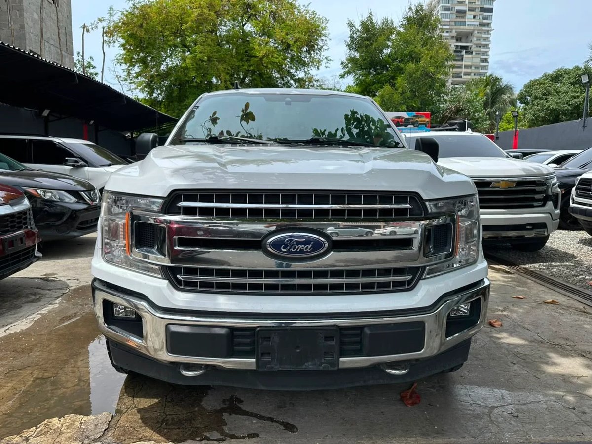 Ford F 150 XLT 2020 - foto 2 de 10