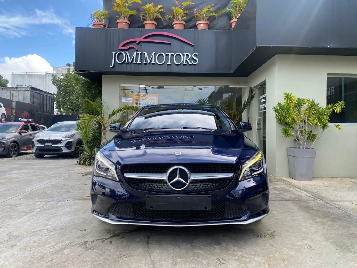Mercedes Benz CLA 180 2018 - foto 2 de 10