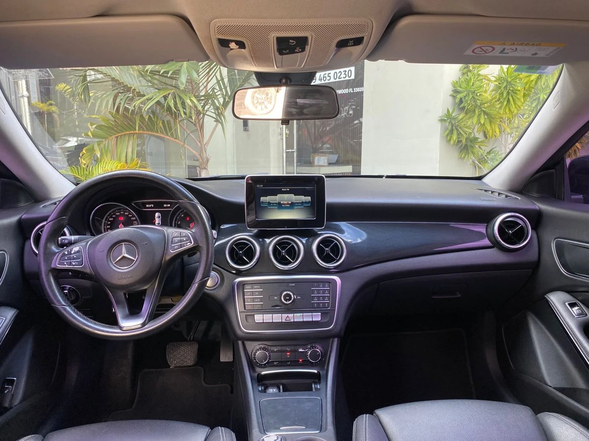 Mercedes Benz CLA 180 2018 - foto 7 de 10