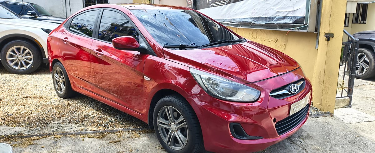 Hyundai Accent GLS 2013 - foto 2 de 10