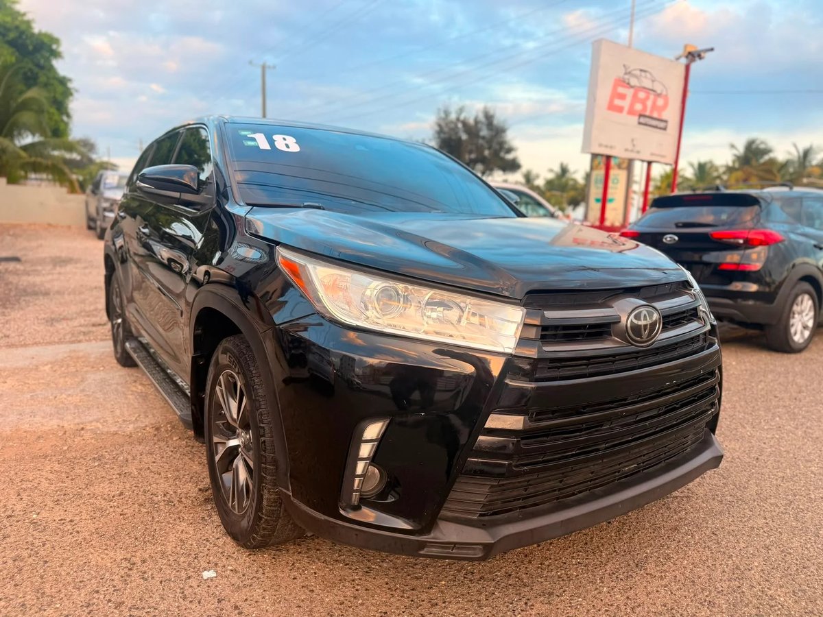 Toyota Highlander LE Plus 2018 - foto 2 de 8