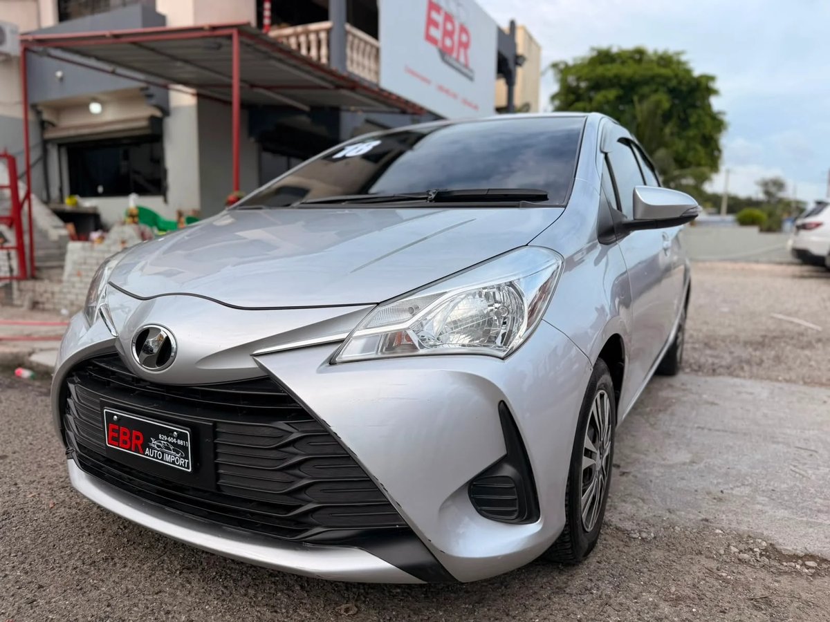 Toyota VITZ 2018 en venta - vista principal