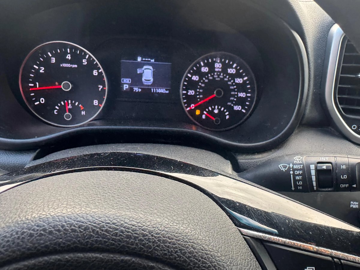 Toyota RAV4 LE 2019 - foto 8 de 12