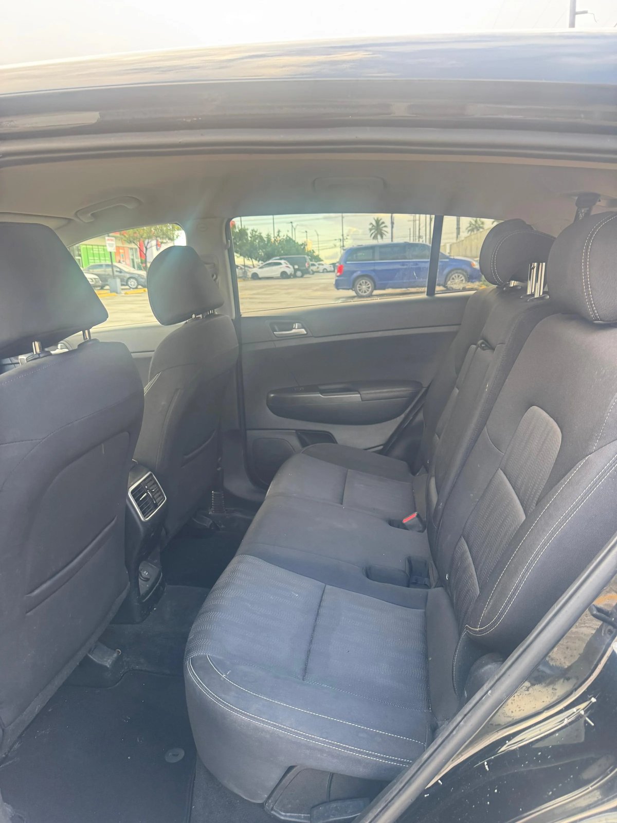 Toyota RAV4 LE 2019 - foto 9 de 12