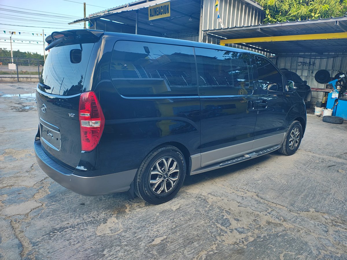 Hyundai Grand Starex Limousine 2020 - foto 2 de 12
