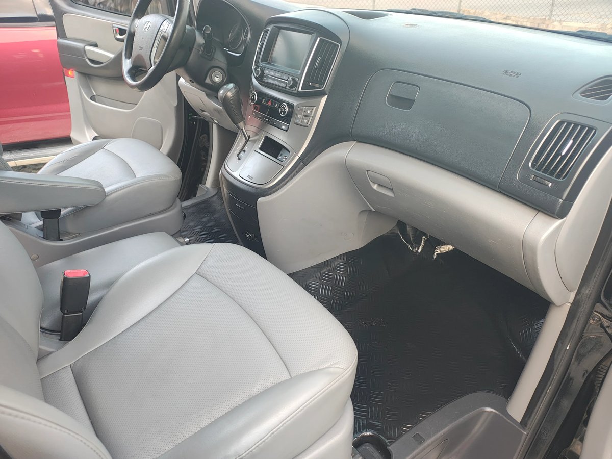 Hyundai Grand Starex Limousine 2020 - foto 7 de 12