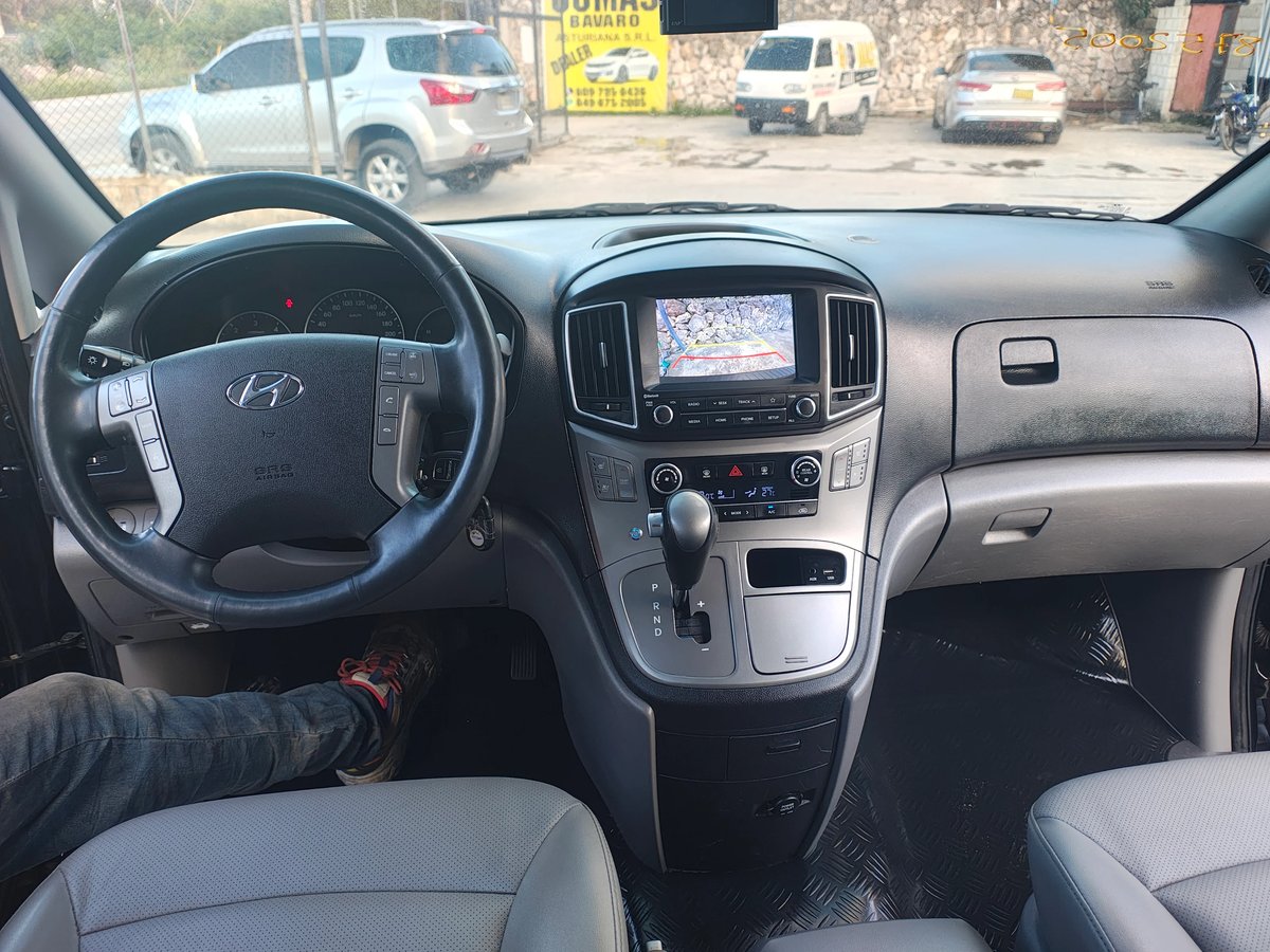 Hyundai Grand Starex Limousine 2020 - foto 9 de 12