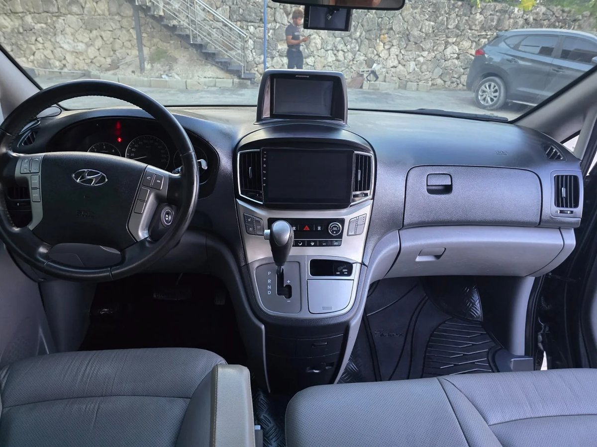 Hyundai Grand Starex 2020 - foto 2 de 9
