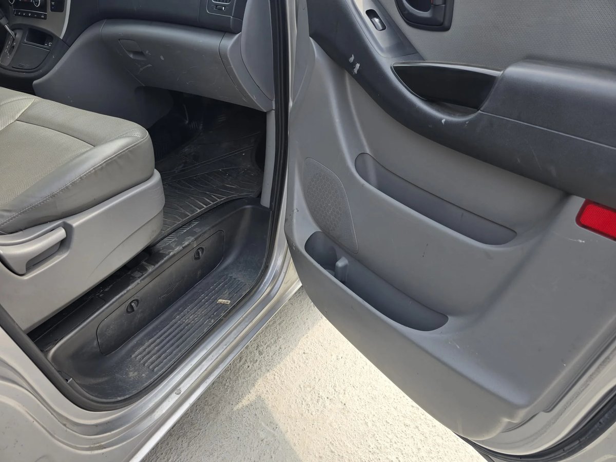 Hyundai Grand Starex Limousine 2021 - foto 16 de 16
