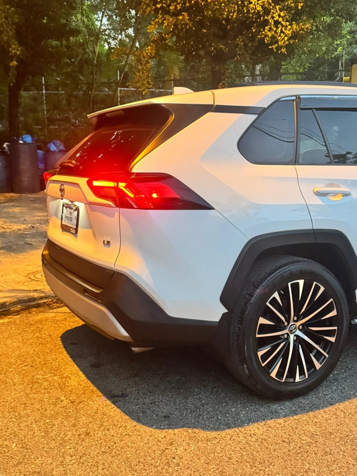 Toyota RAV4 LE PLUS 2021 - foto 4 de 6