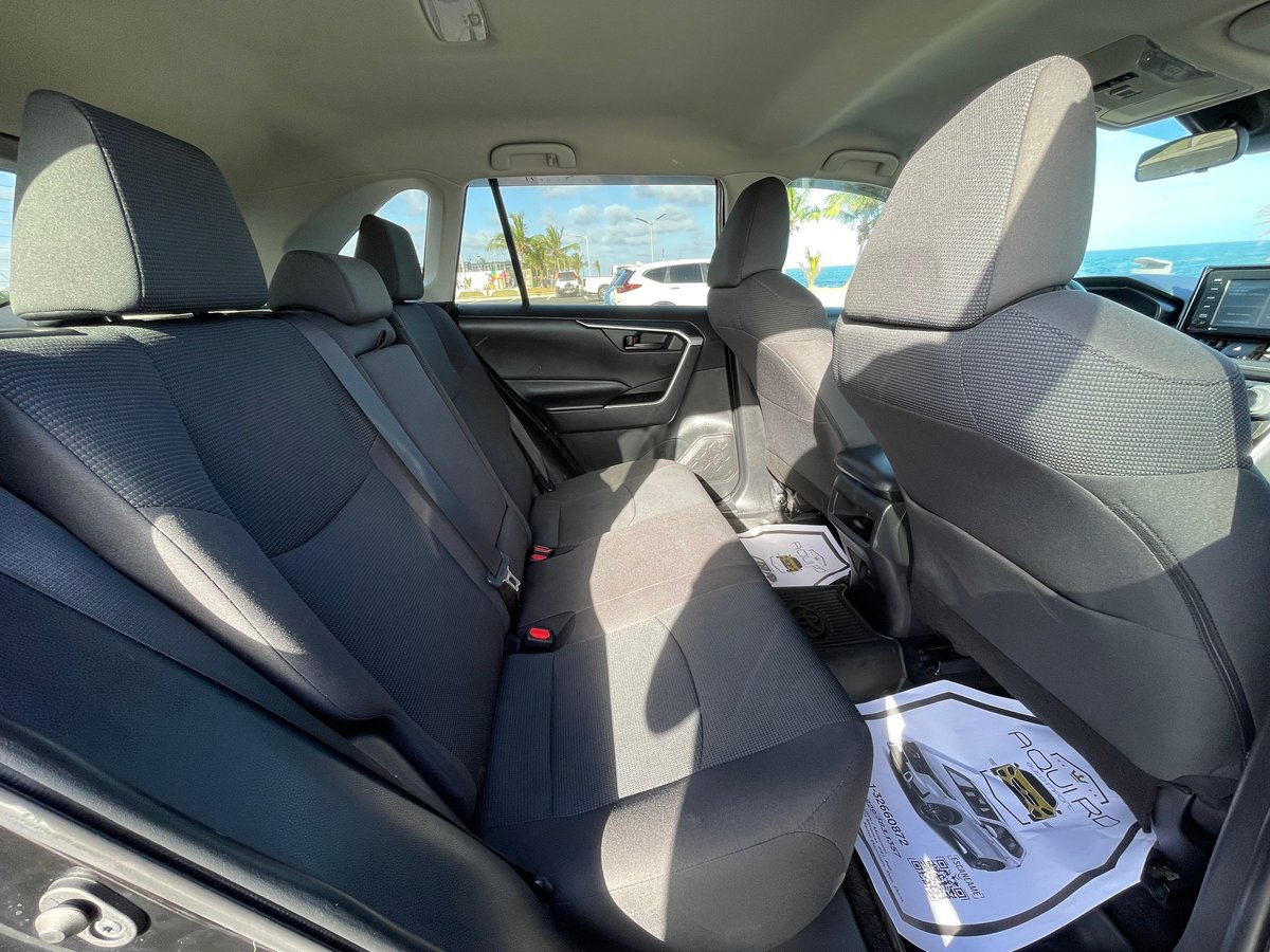 Toyota RAV4 LE 2021 - foto 12 de 12