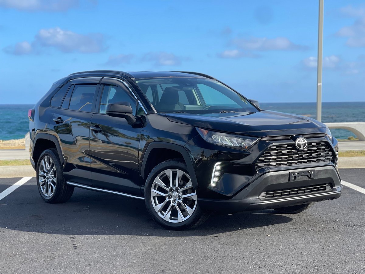 Toyota RAV4 LE 2021 - foto 2 de 12
