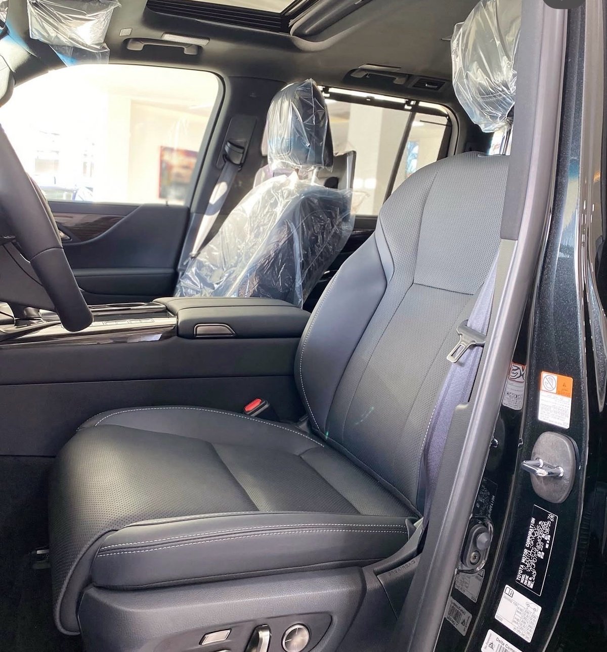 Lexus LX 700 H Urban 2027 - foto 6 de 6