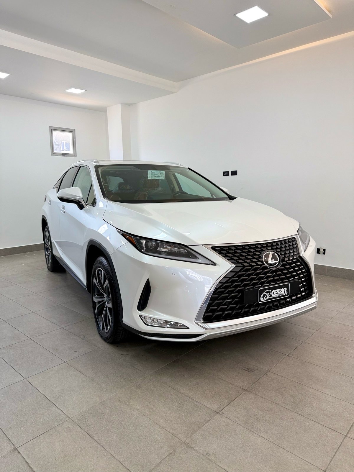 Lexus RX 350 2022 - foto 2 de 10