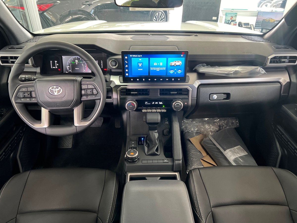 Toyota 4 Runner SR5 2027 - foto 8 de 8