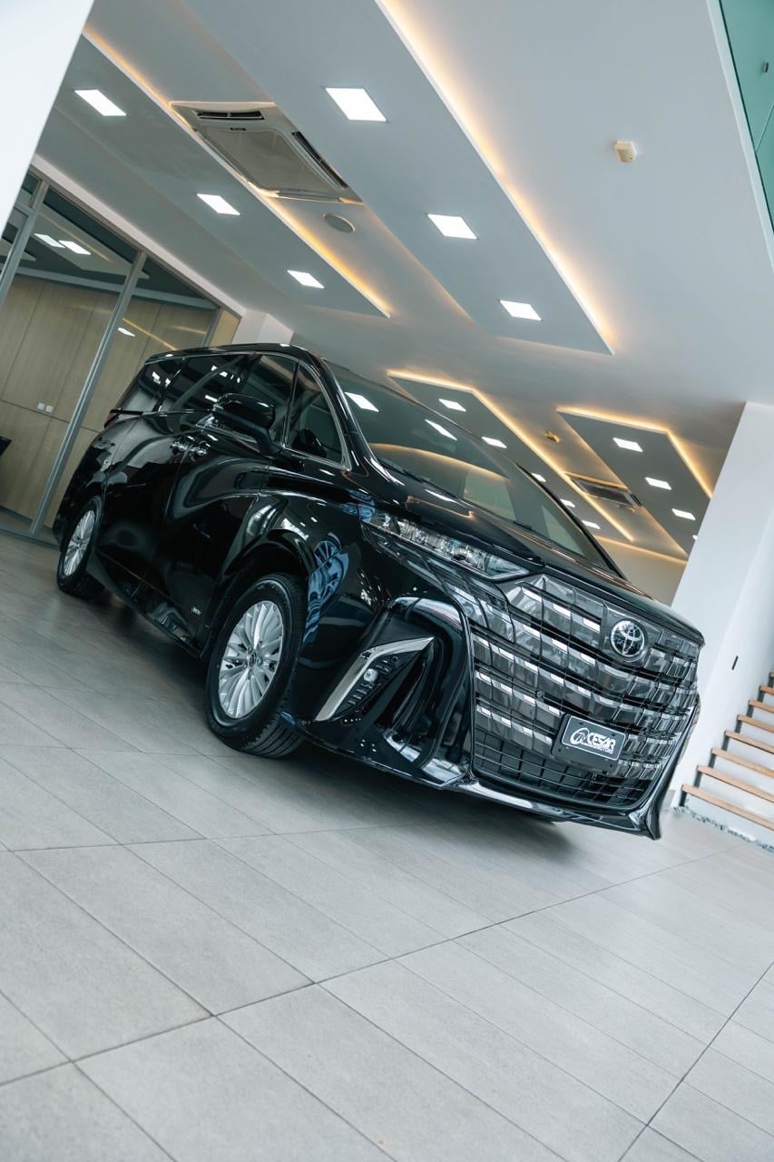 Toyota Alphard Limited Hybrid 2026 - foto 2 de 10