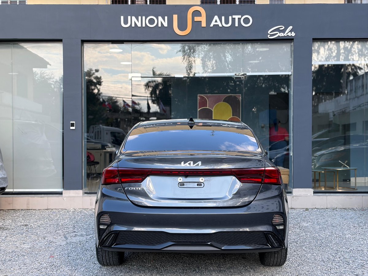 Kia Forte GT Line 2022 - foto 9 de 10