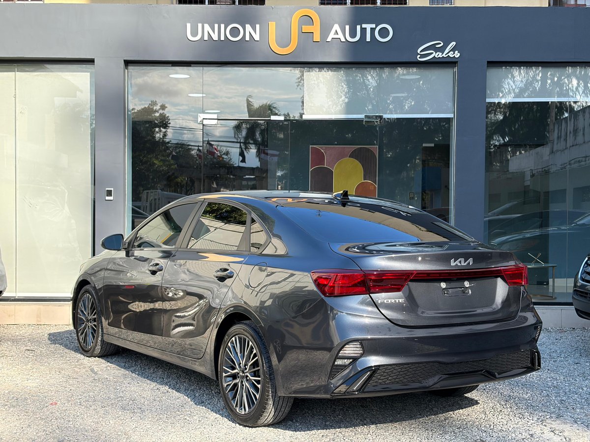 Kia Forte GT Line 2022 - foto 6 de 10