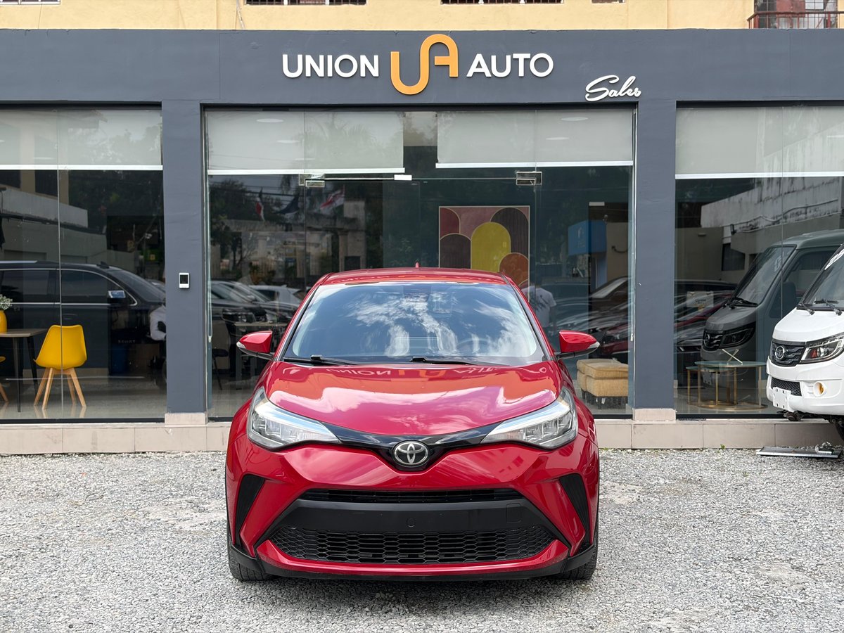 Toyota C-HR LE 2020 - foto 2 de 10