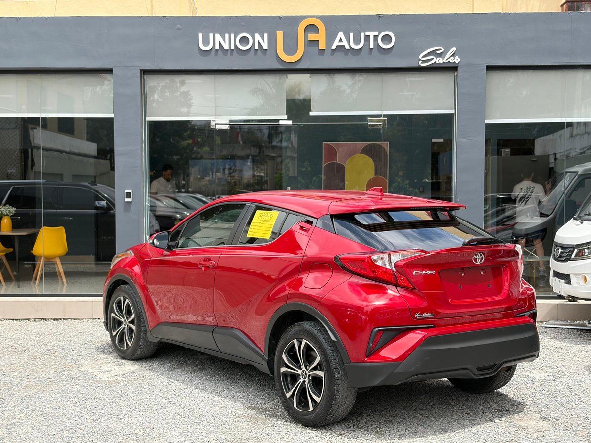 Toyota C-HR LE 2020 - foto 7 de 10