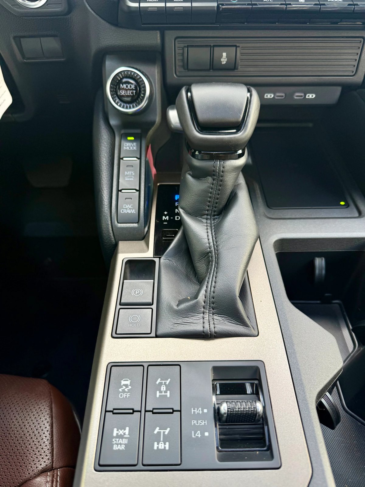 Toyota Land Cruiser Prado Adventure 2026 - foto 9 de 12