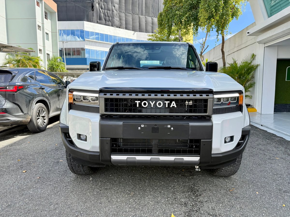 Toyota Land Cruiser Prado Adventure 2026 - foto 2 de 12