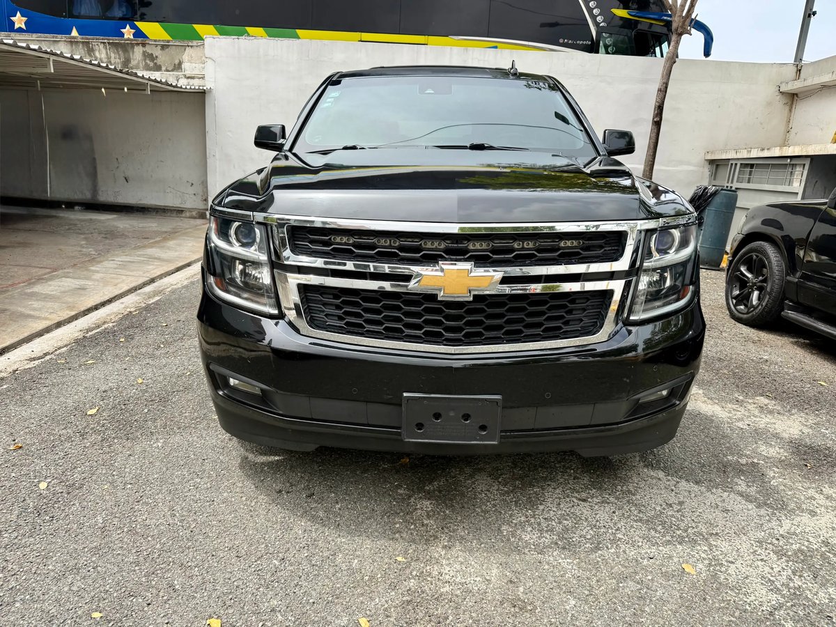 Chevrolet Suburban LT 2017 - foto 2 de 12