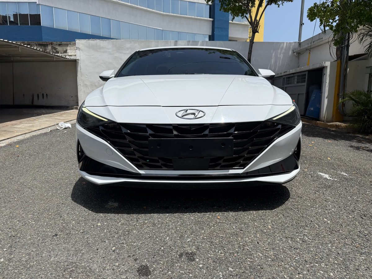 Hyundai Avante Luxury 2021 - foto 2 de 12