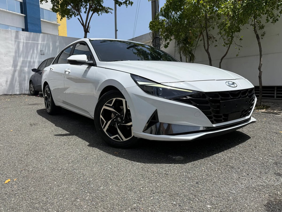Hyundai Avante Luxury 2021 - foto 2 de 12