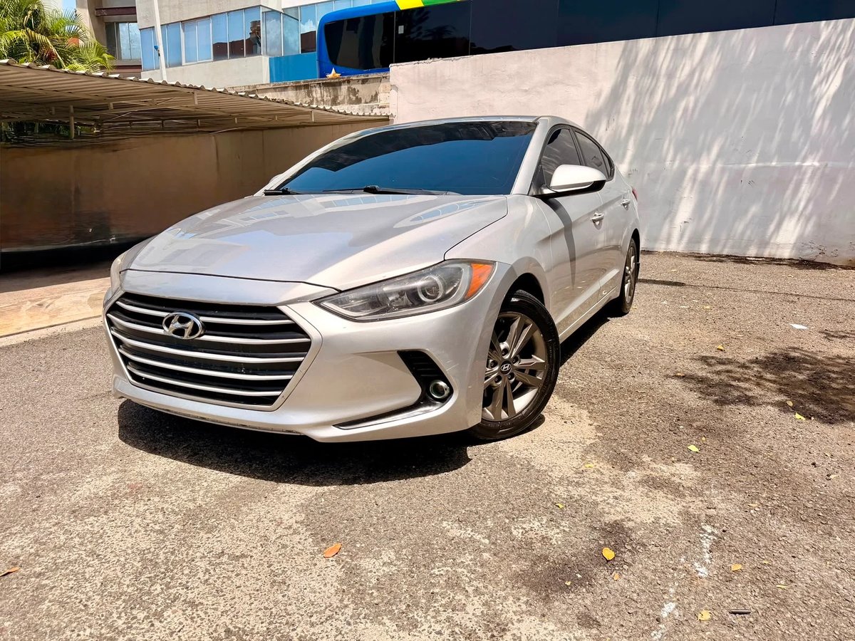 Hyundai Elantra SEL 2017 - foto 2 de 10