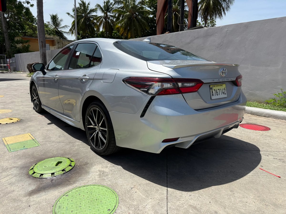 Toyota Camry SE 2021 - foto 11 de 11