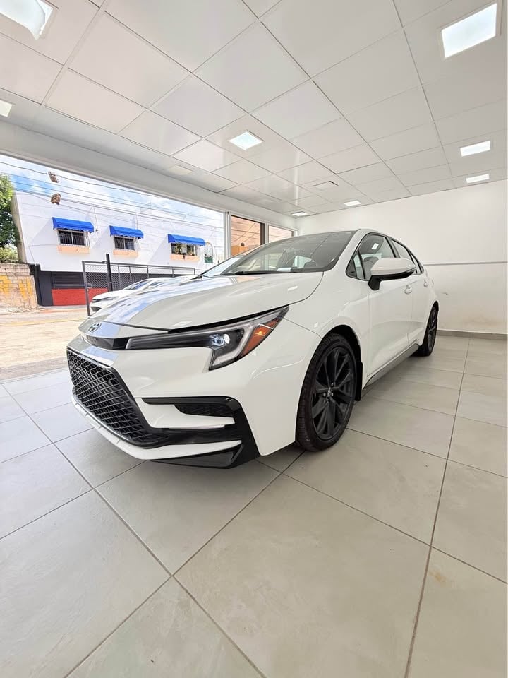 Toyota Corolla SE w/Premium pkg 2024 - foto 2 de 10